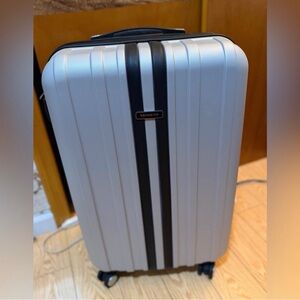 Samsonite 26” Silver Suitcase with Black Stripes